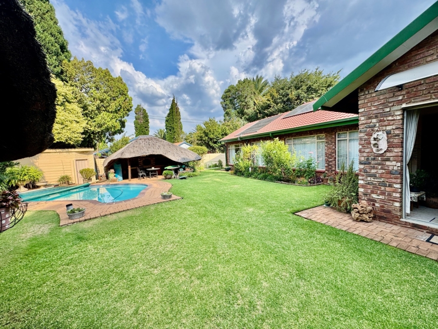 3 Bedroom Property for Sale in Kannoniers Park North West